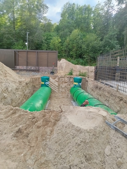 Монтаж  двух газгольдеров  10000 л  в Приозерском районе, КП Сосны 3